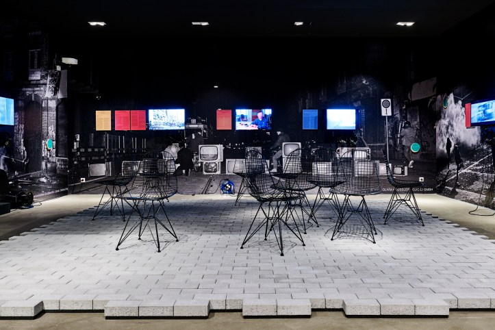 01 Ausstellungsansicht_Together! Die Neue Architektur der Gemeinschaft_Foto_Mark Niedermann.jpg