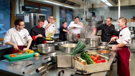 thumbnail_Staff cucina b - Alpenschlossl & Linderhof.jpg